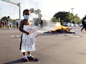Anak-anak Ikut Turun Bela George Floyd