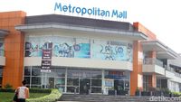Suasana Metropolitan Mall Cileungsi yang Tutup di Tengah Pandemi