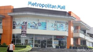 Suasana Metropolitan Mall Cileungsi yang Tutup di Tengah Pandemi