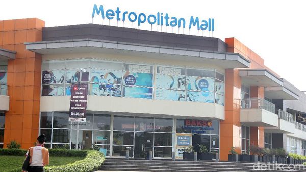 Suasana Metropolitan Mall Cileungsi yang Tutup di Tengah Pandemi