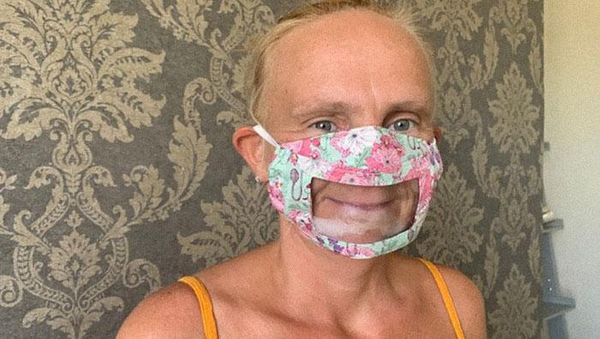 Ini Masker Khusus untuk Para Tuna Rungu