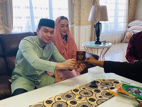 Bahagianya Zaskia Gotik, Pernikahan Sah Secara Negara dan Kini Hamil Muda
