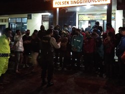 24 Mahasiswa Terjebak Air Bah Usai Main di Air Terjun Jeneberang Dievakuasi