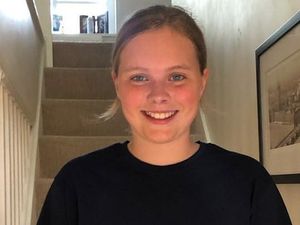 Kisah Gadis 13 Tahun Daki Gunung Everest dari Rumah Demi Pengobatan Ayahnya