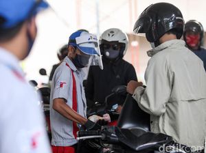 Wajib Tahu! Jangan Goyangkan Kendaraan saat Isi Bensin, Ini Alasannya