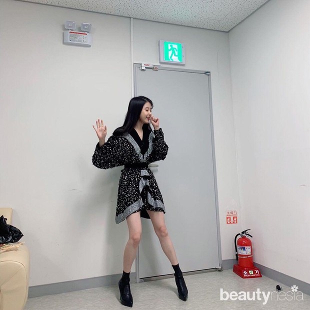 Inspirasi OOTD Dress dan Rok Ala IU Untuk Tubuh Berukuran Inspirasi OOTD Dress dan Rok Ala IU Untuk Tubuh Berukuran