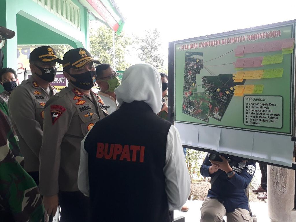 Polisi Bojonegoro Bikin Aplikasi Warga Terpapar Corona di Kampung Tangguh Polisi Bojonegoro Bikin Aplikasi Warga Terpapar Corona di Kampung Tangguh