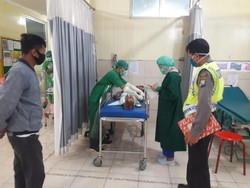 Iris Nadi dan Tusuk Perut 5 Kali, Pria di Ngawi Dilarikan ke Rumah Sakit