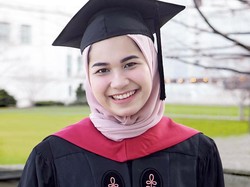 Mau Tau Kisah Perjuangan Nadhira Afifa di Harvard? Simak di Sini
