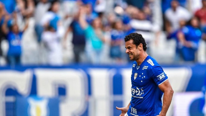 BELO HORIZONTE, BRAZIL - AUGUST 17: Fred #9 of Cruzeiro celebrates a scored goal against Santos during a match between Cruzeiro and Santos as part of Brasileirao Series A 2019 at Mineirao Stadium on August 17, 2019 in Belo Horizonte, Brazil. (Photo by Pedro Vilela/Getty Images)