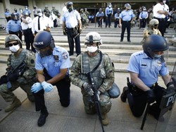 Gubernur Minnesota Tolak Kerahkan Militer Atasi Demo George Floyd