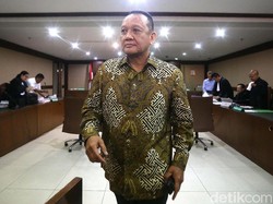 Kontroversi Nurhadi di Toilet: Dulu Sobek Berkas Kini Pukul Petugas