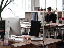 Bisakah Warga di Australia Menolak Kembali ke Kantor dan Bekerja dari Rumah?