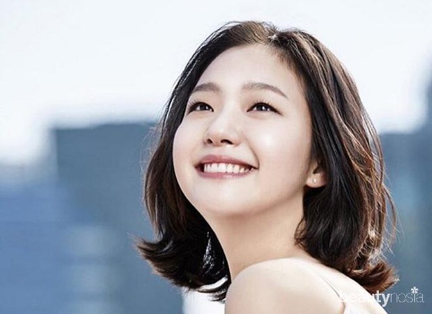 Kumpulan Gaya Rambut Kim Go Eun dari Feminin Hingga Tomboy