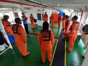 11 Pencari Ikan Hilang Kontak di Laut Makassar, Basarnas Turun Tangan