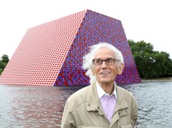 Satu Karya Seni Fenomenal Christo Butuh 20 sampai 40 Tahun Pembuatan