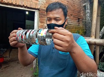 Ibadah 2020 Batal, Perajin Tetap Produksi Gelang Haji