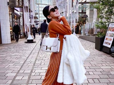 Foto: Deretan Gaya Syahrini Pakai Tas Rp 2 M, Cuma Ada Satu di Indonesia