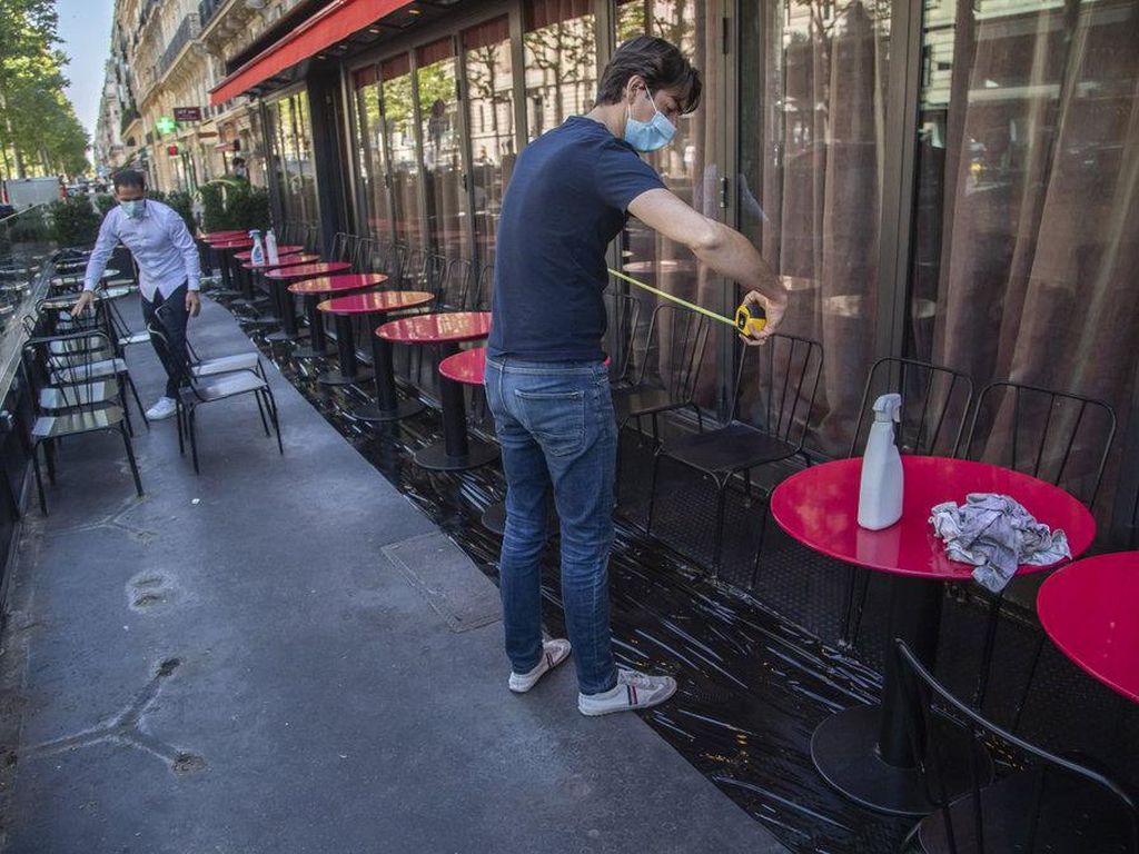 Paris Mulai Buka Kembali Beberapa Kafe, Tapi Hanya Area Luar Paris Mulai Buka Kembali Beberapa Kafe, Tapi Hanya Area Luar