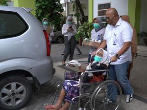 Dokter RS PHC Cerita Rahasia Nenek Usia 100 Tahun Sembuh dari COVID-19 Dokter RS PHC Cerita Rahasia Nenek Usia 100 Tahun Sembuh dari COVID-19
