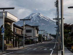 Salju yang Telat Datang di Gunung Fuji