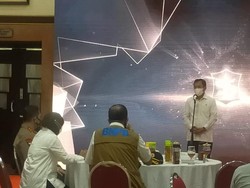 Menkes Apresiasi Risma Tangani COVID-19 di Surabaya: Luar Biasa Etosnya