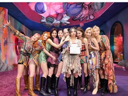 Warna Baru TWICE di Comeback MORE & MORE Warna Baru TWICE di Comeback MORE & MORE