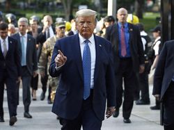 Trump Tarik Pasukan Pengawal Demo Kasus George Floyd dari Washington