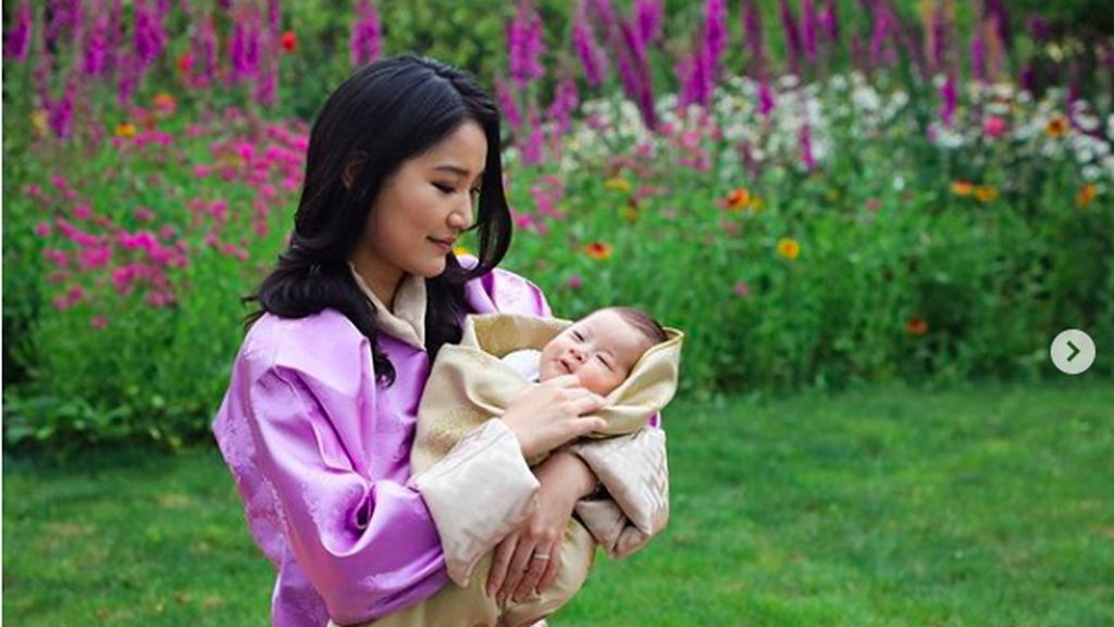 Ratu Cantik Bhutan Pertamakalinya Ungkap Foto Anak ke-2 yang Baru Lahir