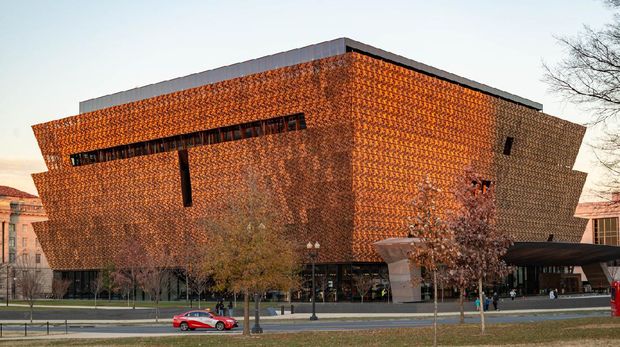 Washington, DC - December 21, 2017: Detailed scrim of Museum of African American History and Culture. Bronze colored aluminum scrim features geometric patterns based on historic iron grilles.