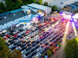 Berpesta Saat New Normal di Jerman: Berdisko di Dalam Mobil