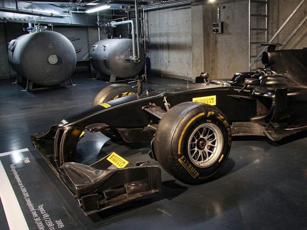 Wujud Mobil F1 Toyota yang Dilelang