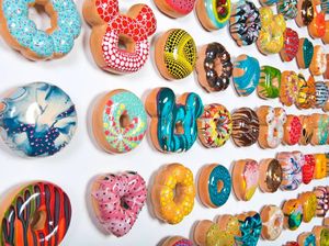 Keren! Seniman Korea Selatan Ini Buat Karya Seni dari Donat