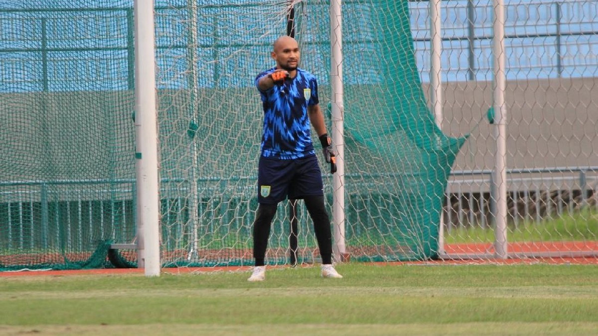 Kiper Persela Lamongan Alfonsius Kelvin mengundurkan diri (Eko Sudjarwo/detikSport)