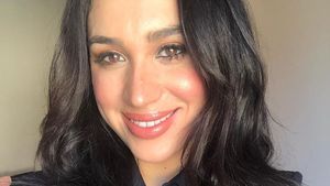 Mirip Banget Meghan Markle, Pramugari Ini Jadi Atensi Penumpang Pesawat
