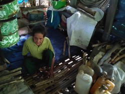 Kisah Pilu Seorang Nenek di Maros, Hidup Sebatang Kara di Gubuk Reyot