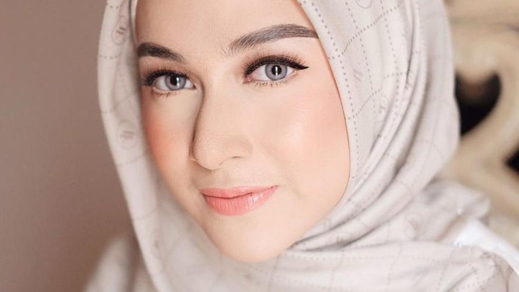 Foto: Pesona 12 Ratu FTV Indonesia yang Kini Berhijab Foto: Pesona 12 Ratu FTV Indonesia yang Kini Berhijab