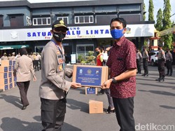 Pelaku Pariwisata Terdampak COVID-19 di Lamongan Diguyur Bantuan