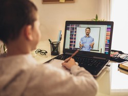 Mau Online atau Tidak, Biaya Sekolah Tetap Sama