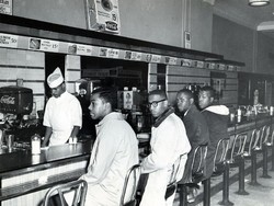 Duduk di Restoran Jadi Aksi Protes Populer Lawan Rasisme di Amerika