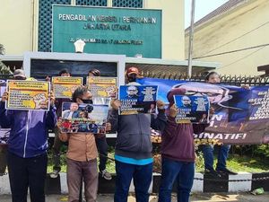 Aksi Minta Tuntaskan Kasus Sarang Burung Walet