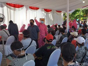 Reaktif Saat Rapid Test Massal, 100 Warga Surabaya Langsung Dikarantina
