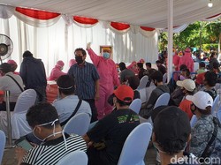 Reaktif Saat Rapid Test Massal, 100 Warga Surabaya Langsung Dikarantina