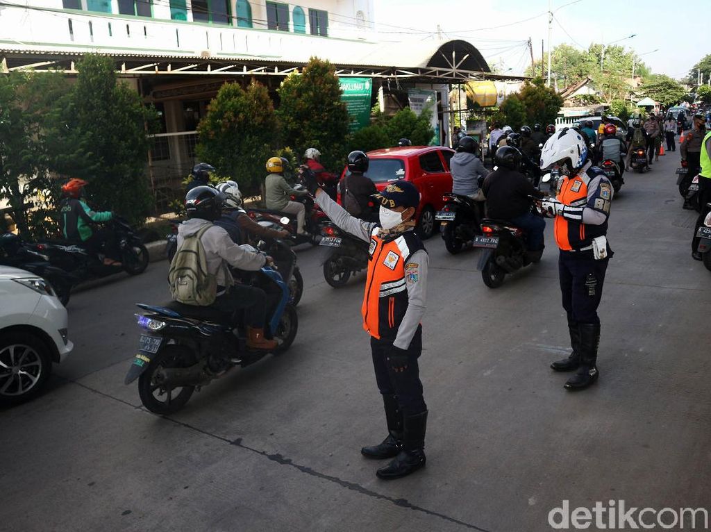 Video Anies Perpanjang PSBB DKI, Jabar Siapkan Hal-hal Ini Video Anies Perpanjang PSBB DKI, Jabar Siapkan Hal-hal Ini