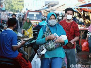 Jelang New Normal Pasar di Bekasi Tetap Ramai