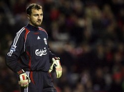Dudek Pernah Punya Niat Gila: Hajar Benitez Agar Dilepas Liverpool