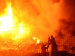 Permukiman Warga di Cakung Dilalap Si Jago Merah