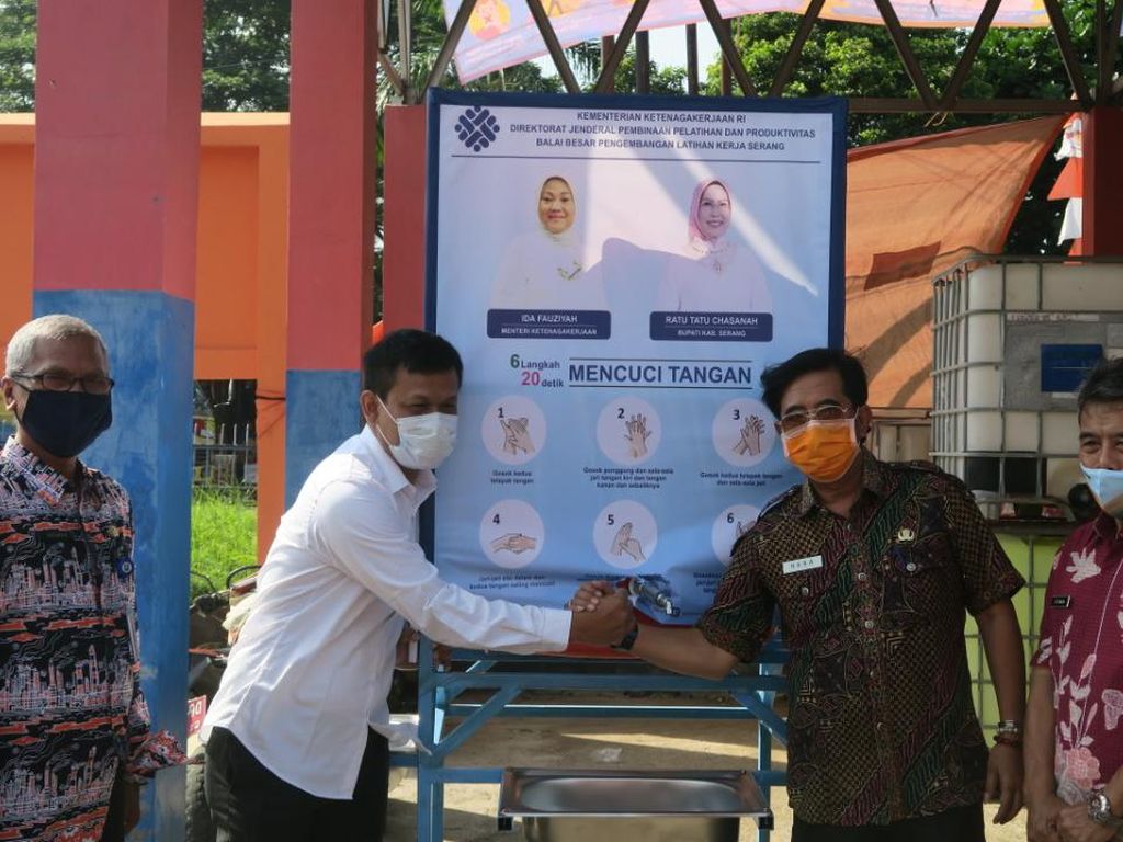 BBPLK Serang Sumbang Ribuan APD untuk Tenaga Medis BBPLK Serang Sumbang Ribuan APD untuk Tenaga Medis