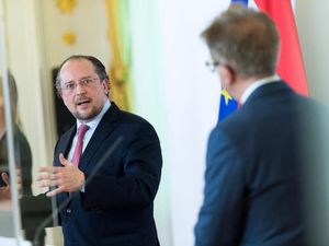 Austria Membuka Perbatasan Bagi Negara Tetangga, Kecuali Italia