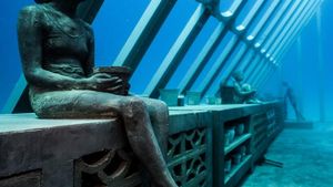 Penampakan Museum Bawah Laut yang Bak Atlantis